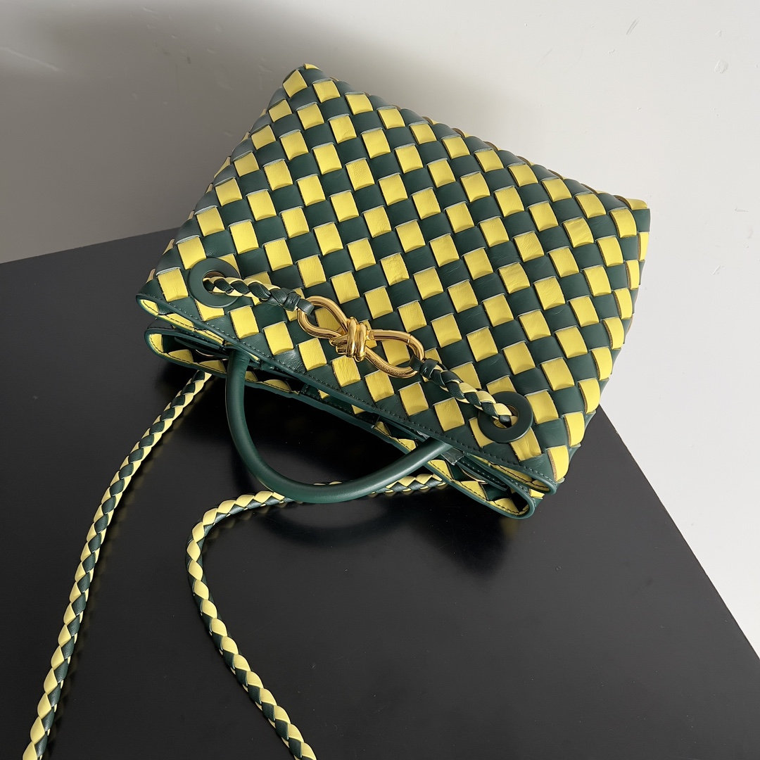 [TOP] Bottega Veneta BV Andiamo Bags Woven Handbags - 2 Colour