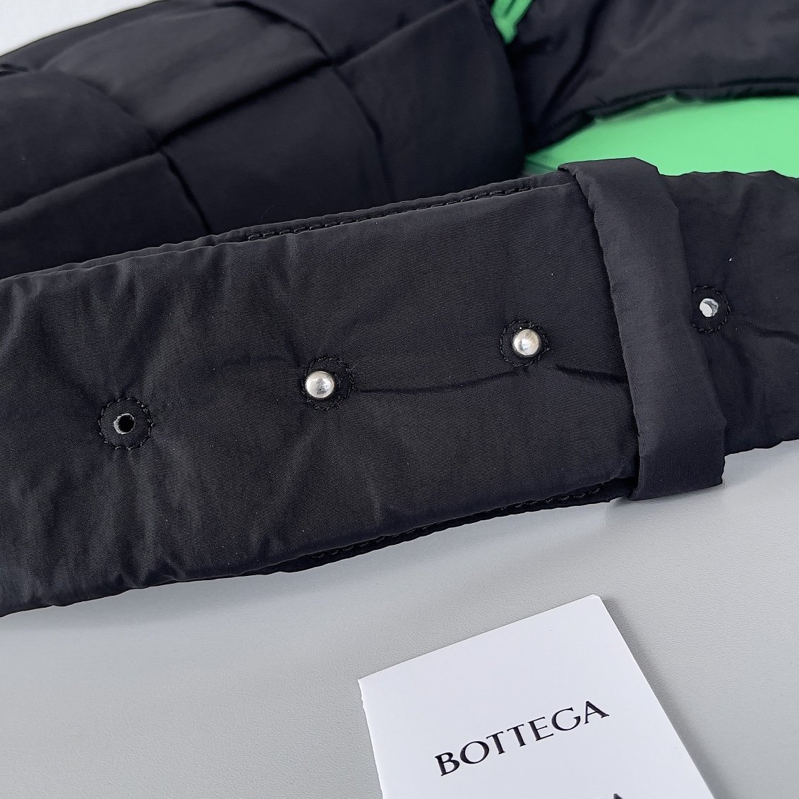 [TOP] Bottega Veneta BV Cassette Nylon Cloth Bag - Black