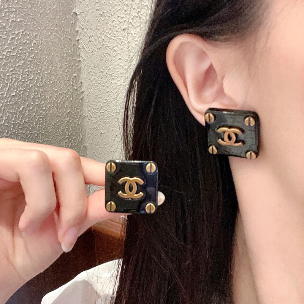 [TOP] CHANEL Square Earrings-Black