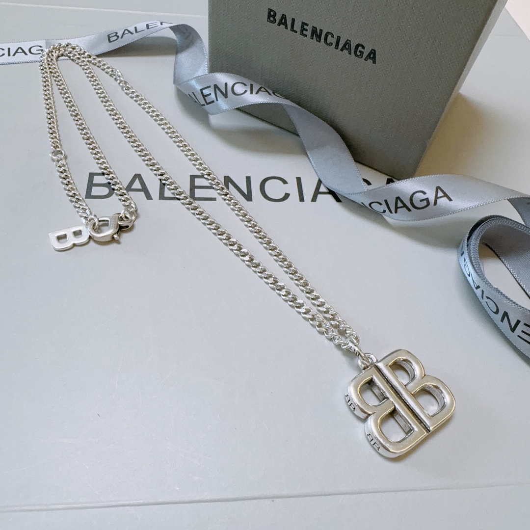 [TOP] BALENCIAGA BB Necklace