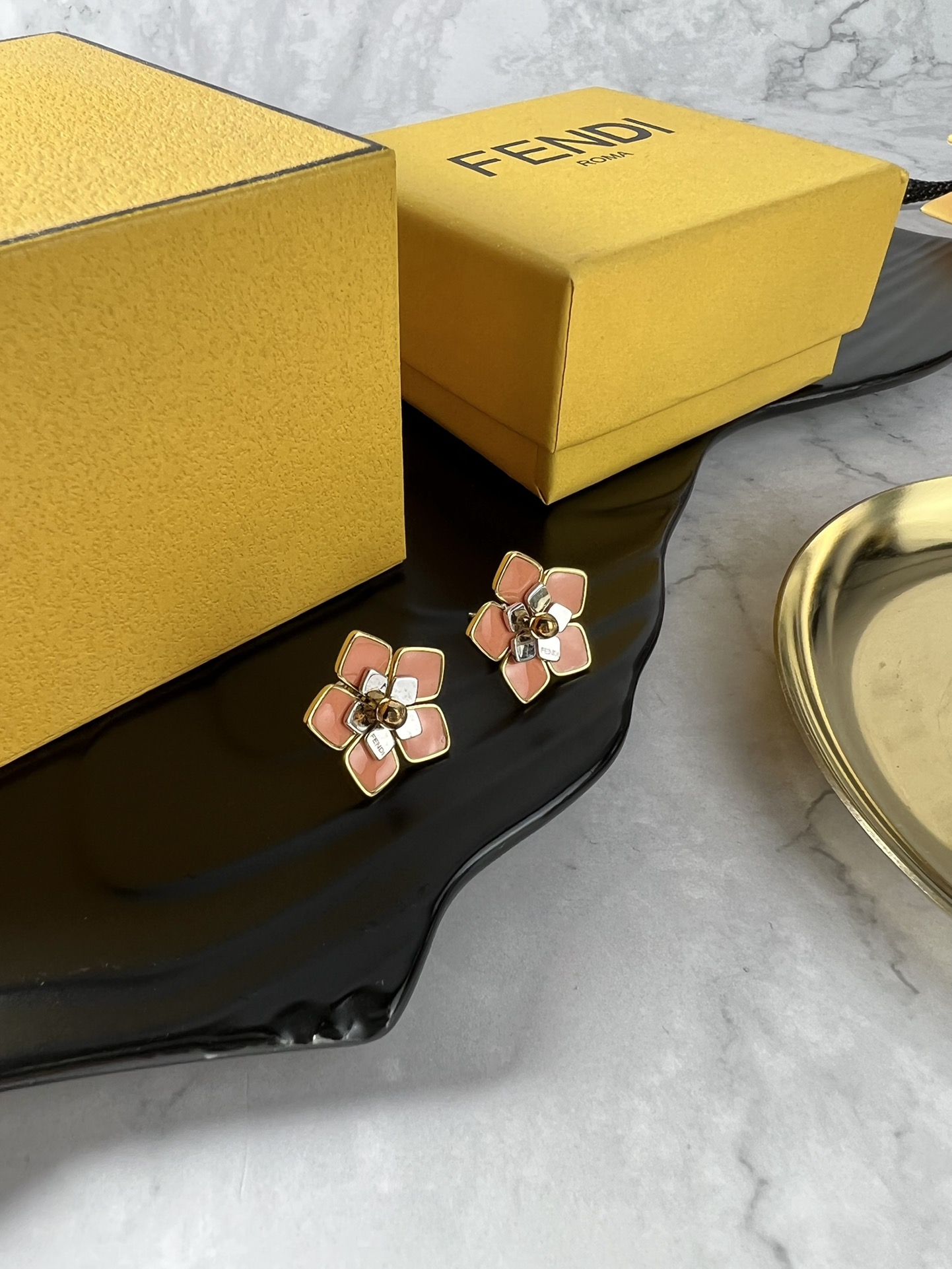 [TOP] FENDI Flower Earring