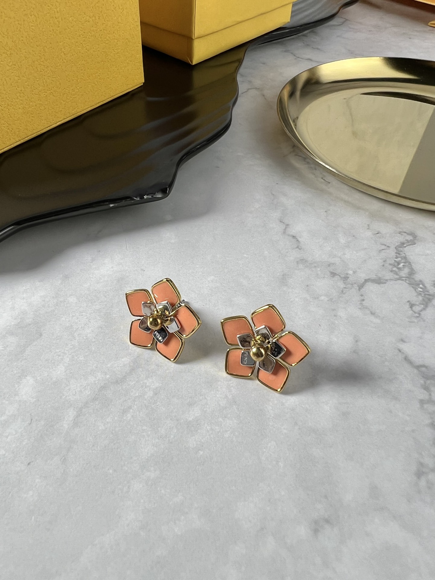 [TOP] FENDI Flower Earring