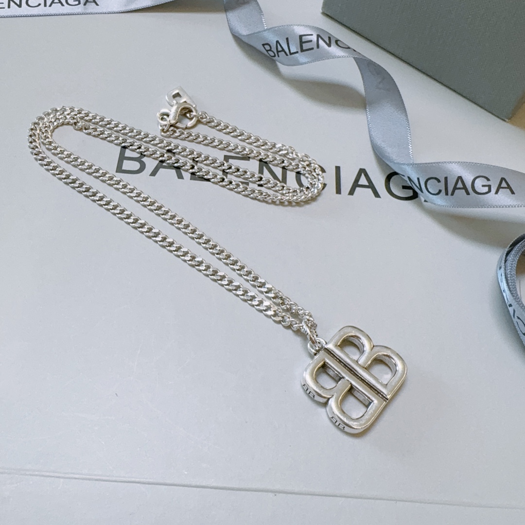 [TOP] BALENCIAGA BB Necklace