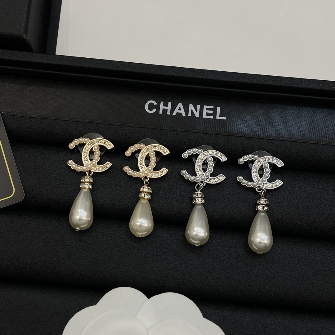 [TOP] CHANEL Pearl Earrings-2 Colors