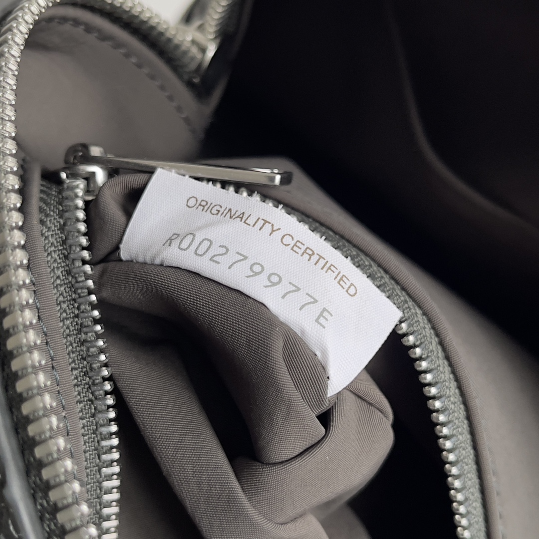 [TOP] Bottega Veneta BV Classic Wash Bag - 5 Colour