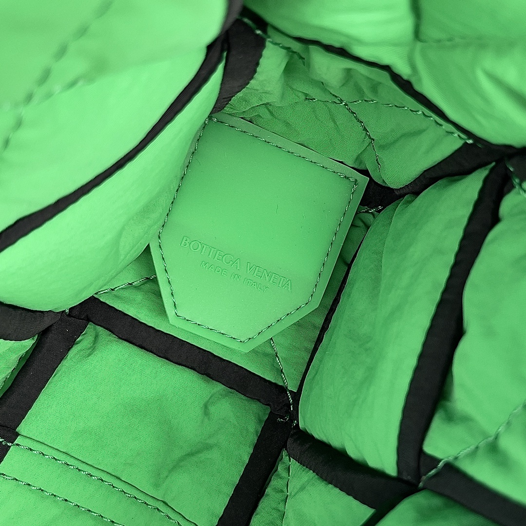 [TOP] Bottega Veneta BV Cassette Nylon Cloth Bag - Black