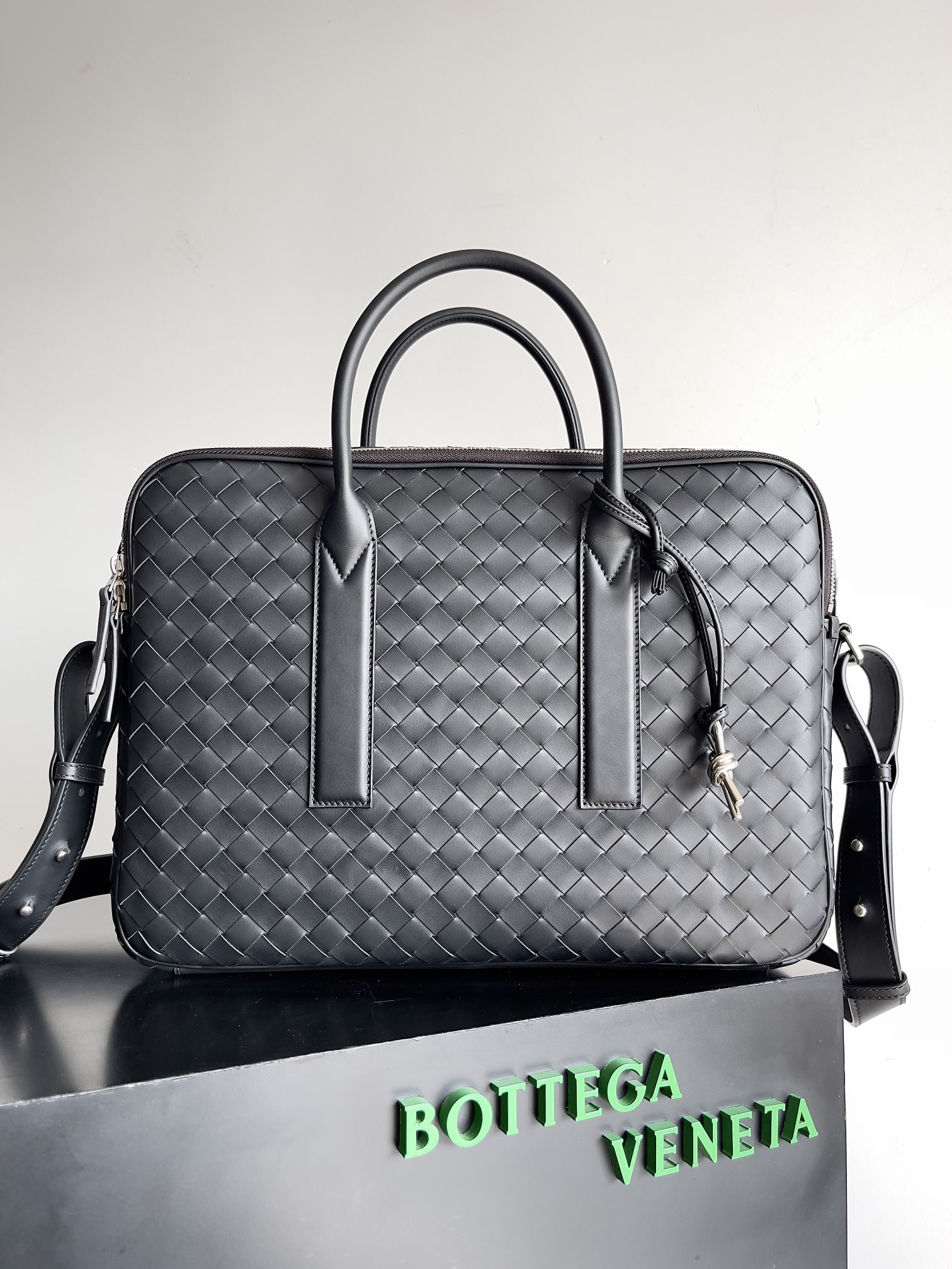[TOP] Bottega Veneta Dual Purpose Large Briefcase That Can Be Carried And Carried - Black