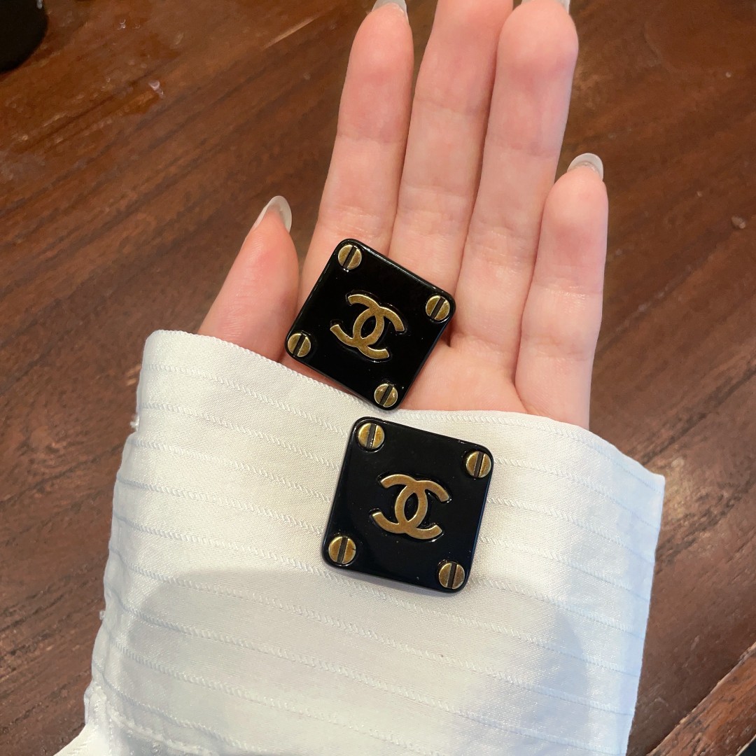 [TOP] CHANEL Square Earrings-Black