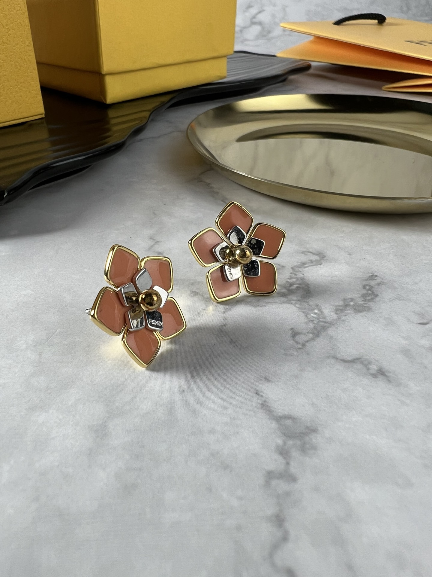 [TOP] FENDI Flower Earring