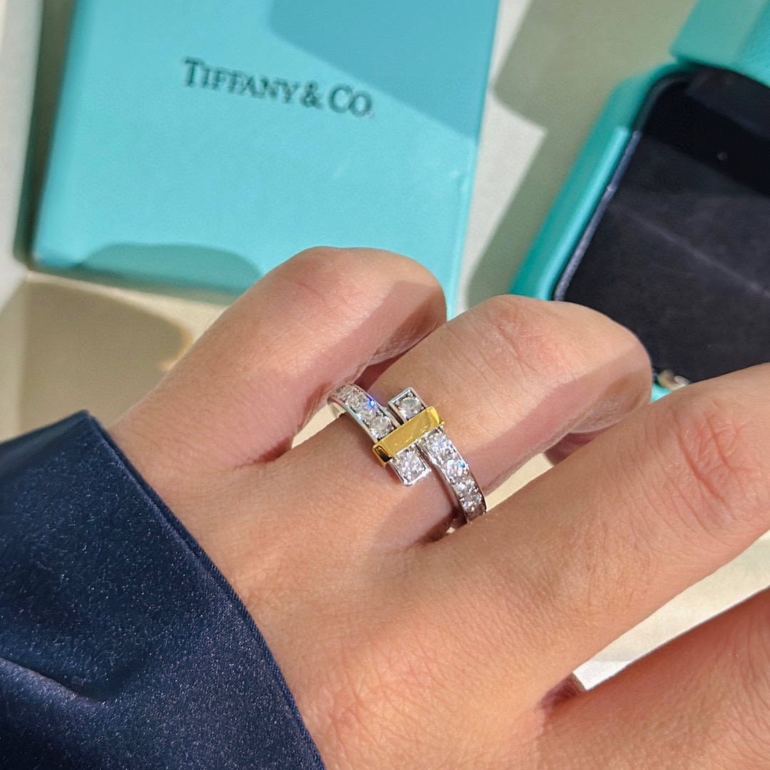 [TOP] Tiffany and Co. Bypass Ring
