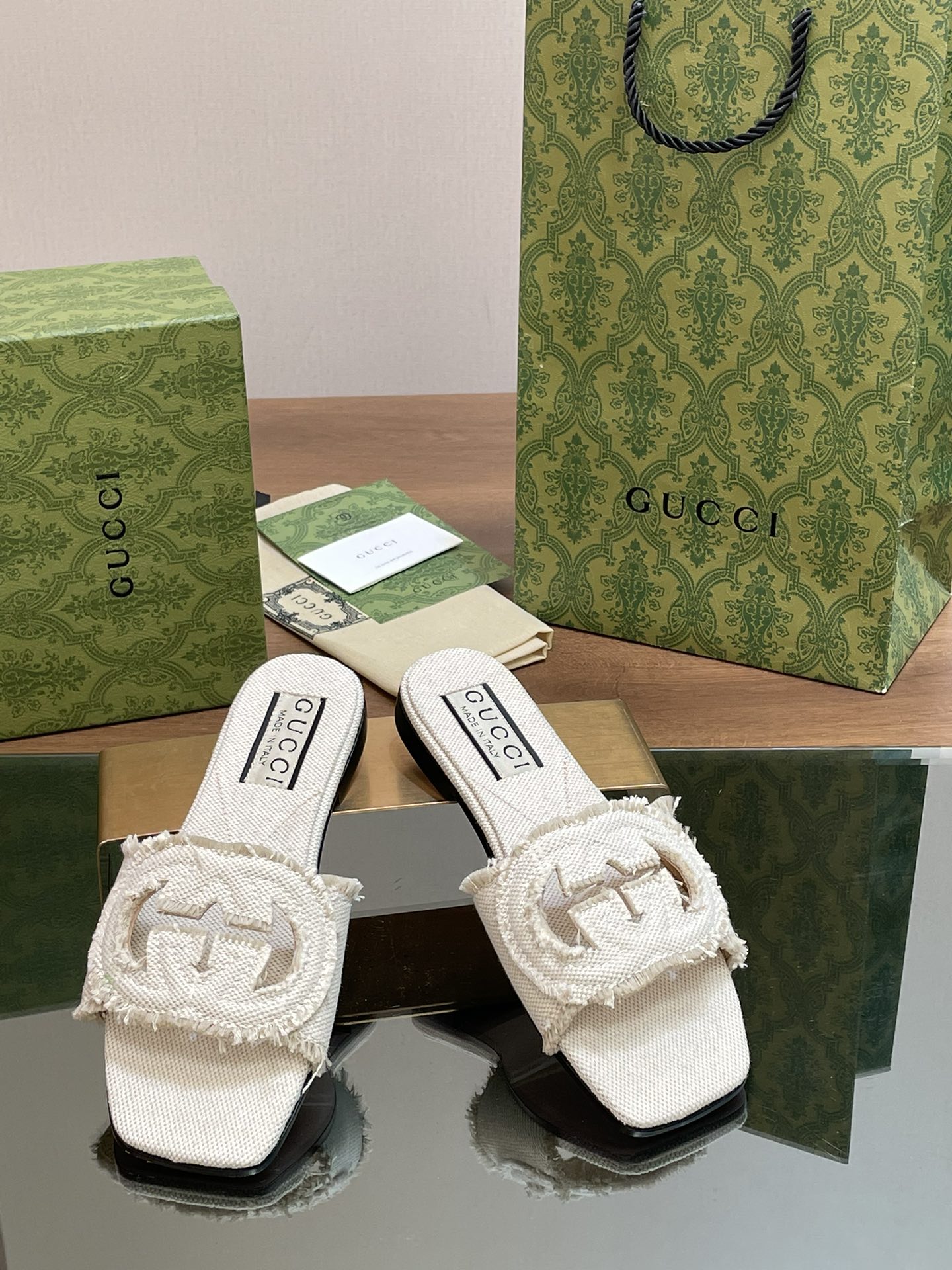 [TOP] GUCCI Hollow Tassel GG Slippers - 7 Color