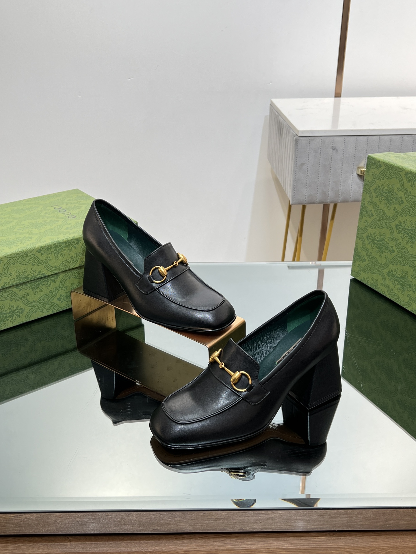 [TOP] GUCCI Women's Horsebit Pump - 2 Color