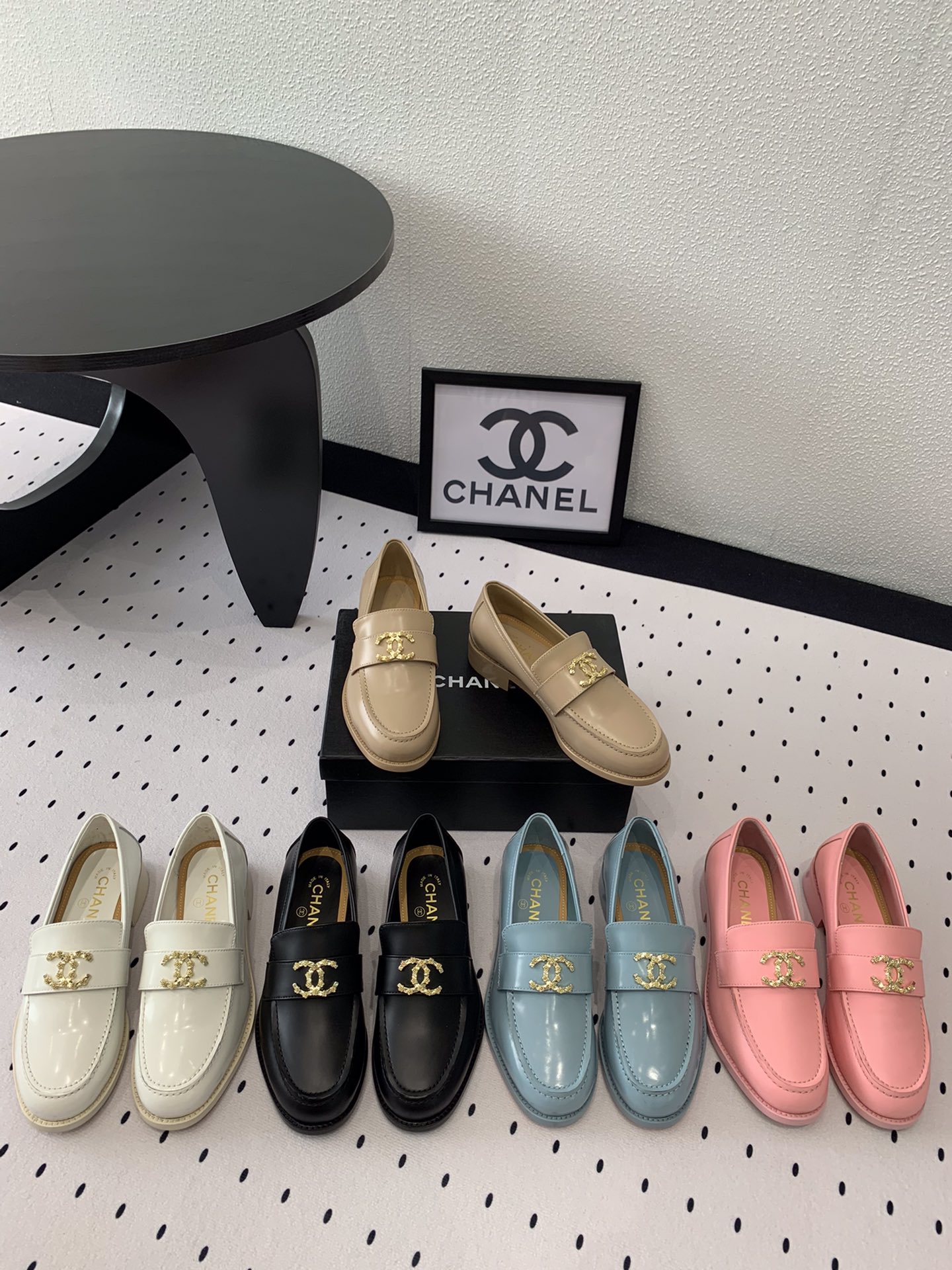 [TOP] CHANEL CC Loafers - 2 Color