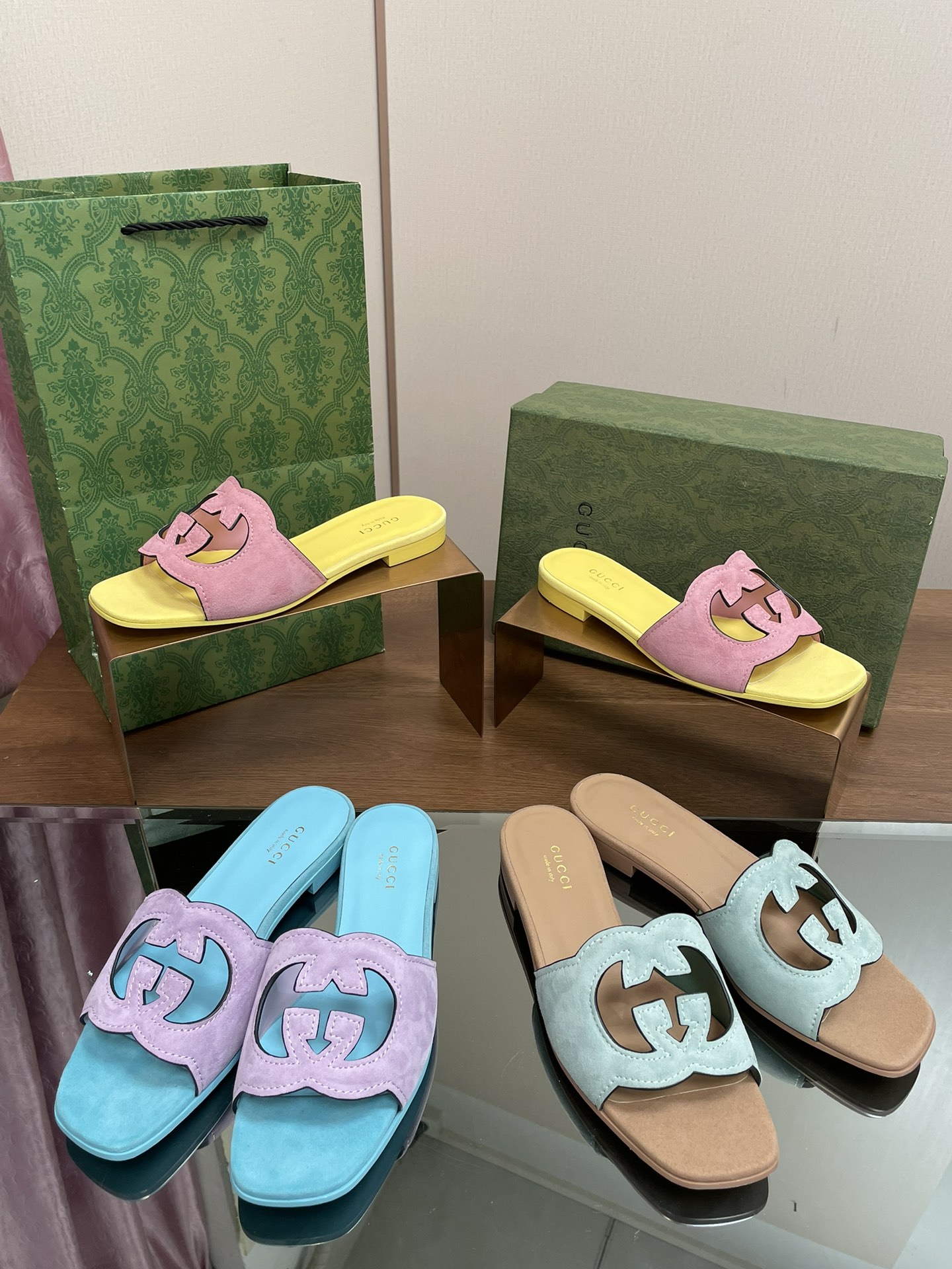 [TOP] GUCCI GG Hollow Contrasting Colors Flat Slippers - 3 Color
