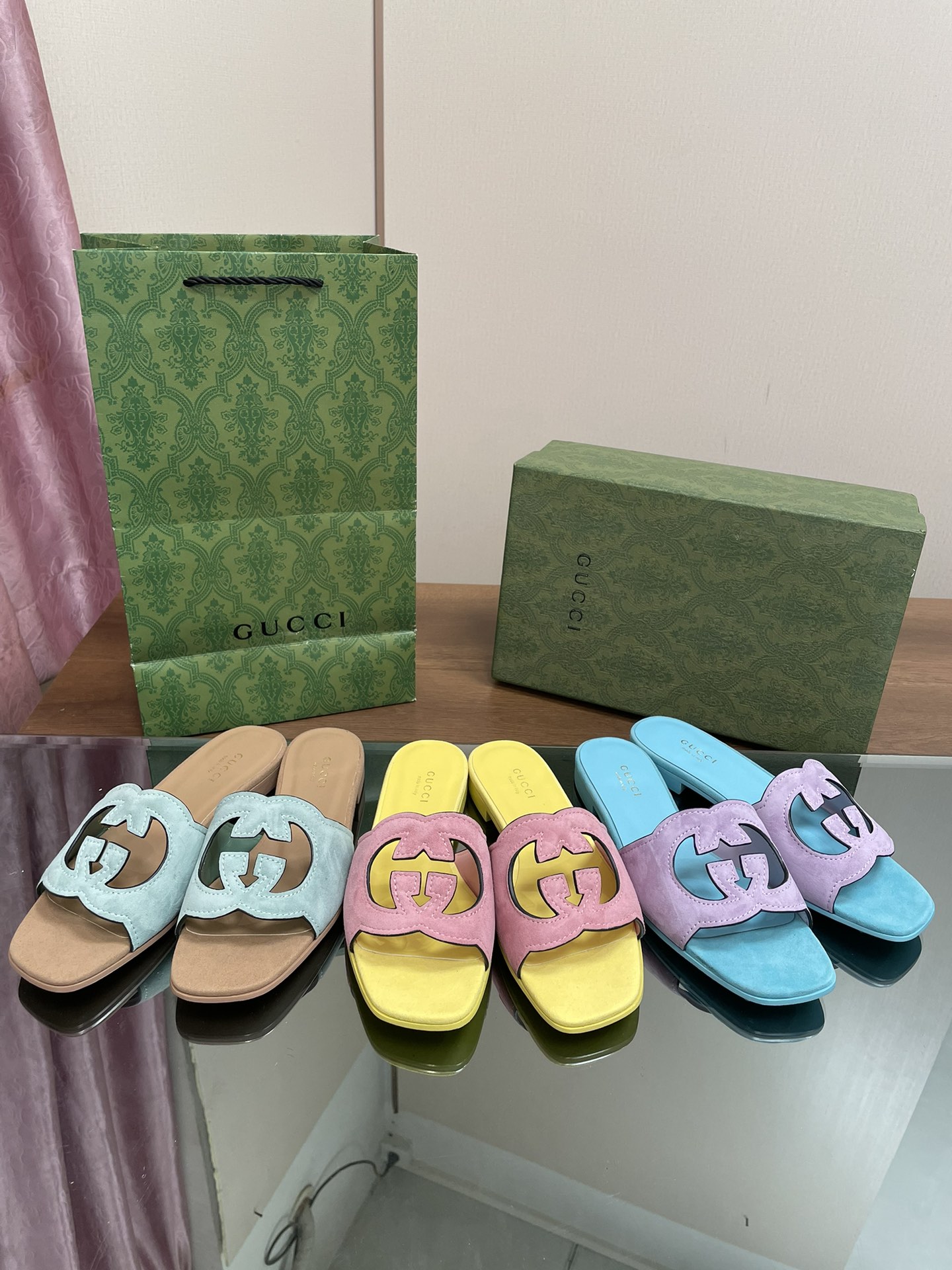 [TOP] GUCCI GG Hollow Contrasting Colors Flat Slippers - 3 Color