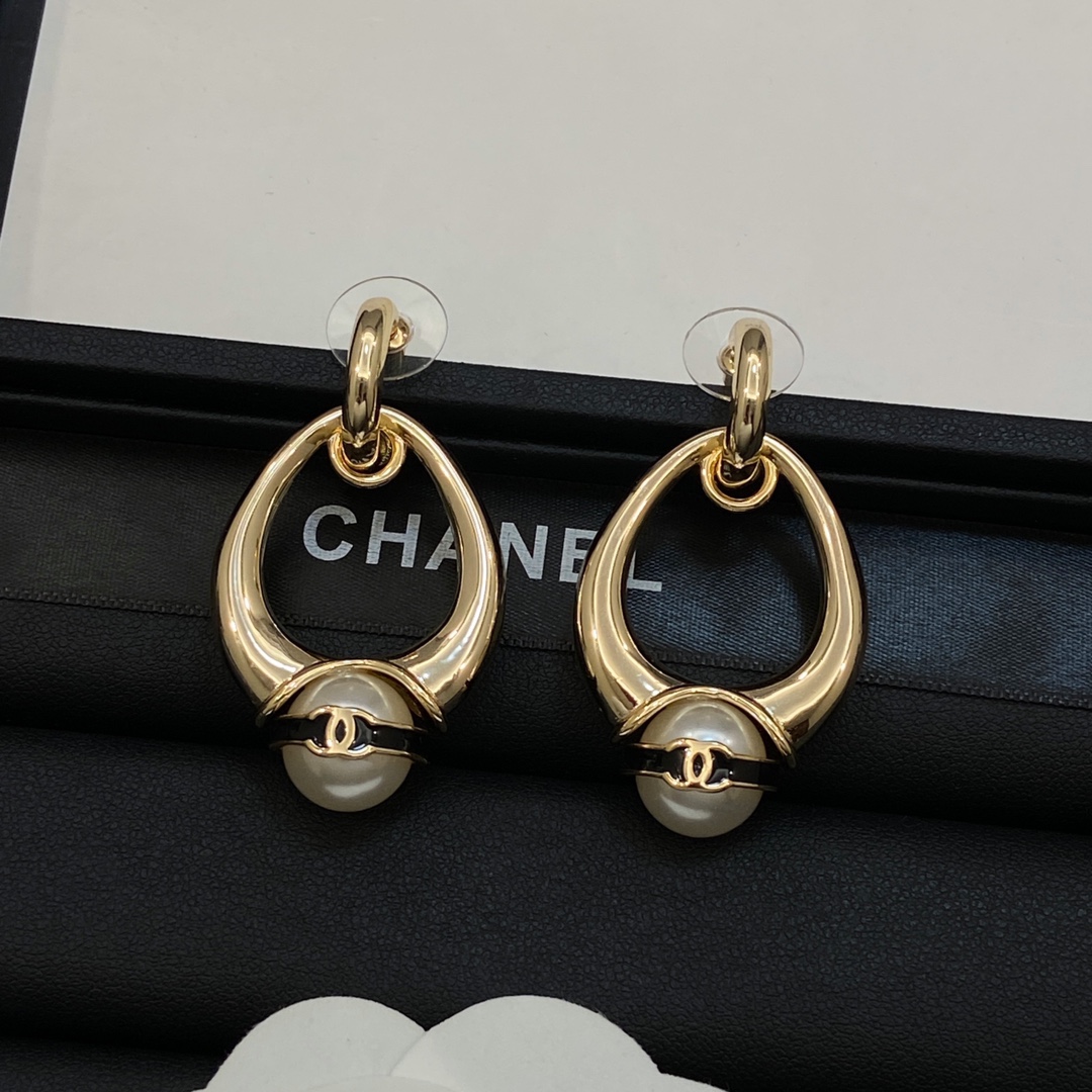 [TOP] CHANEL CC Earring