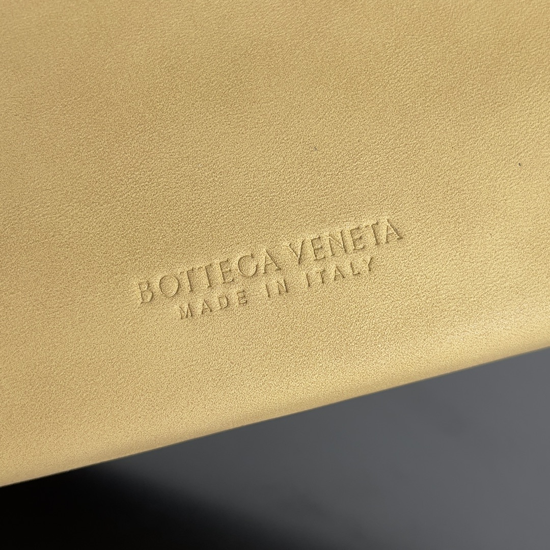 [TOP] Bottega Veneta BV Kraft Paper Bag