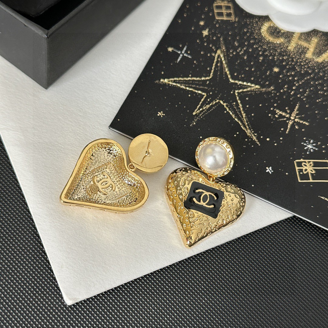 [TOP] CHANEL Heart Earring