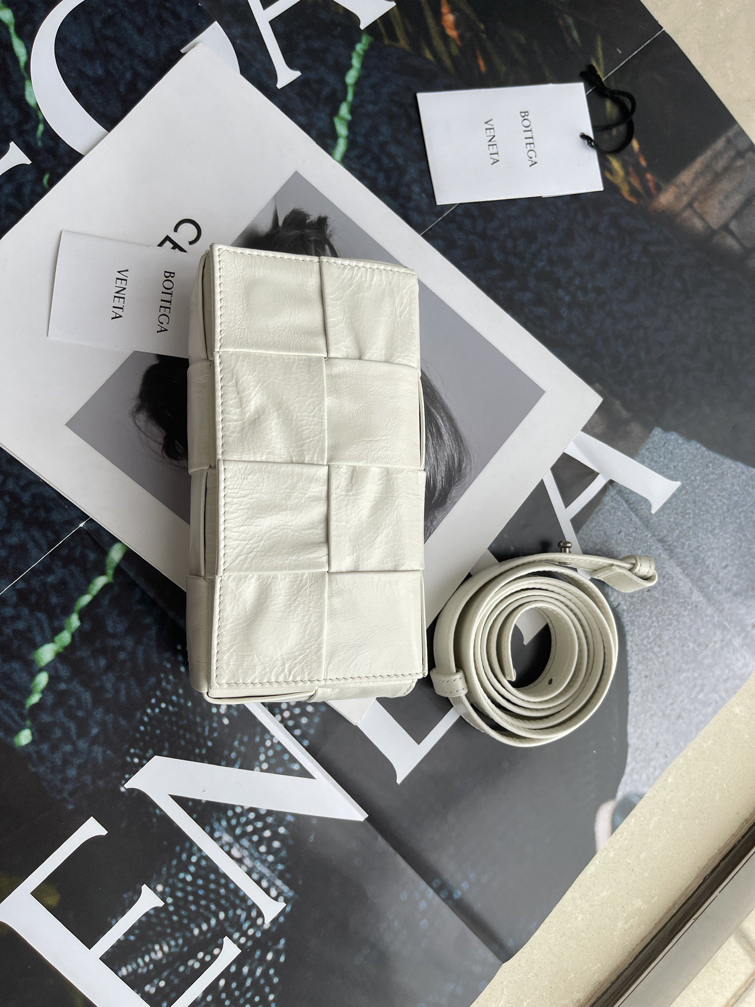 [TOP] Bottega Veneta BV Cassette Bags - White