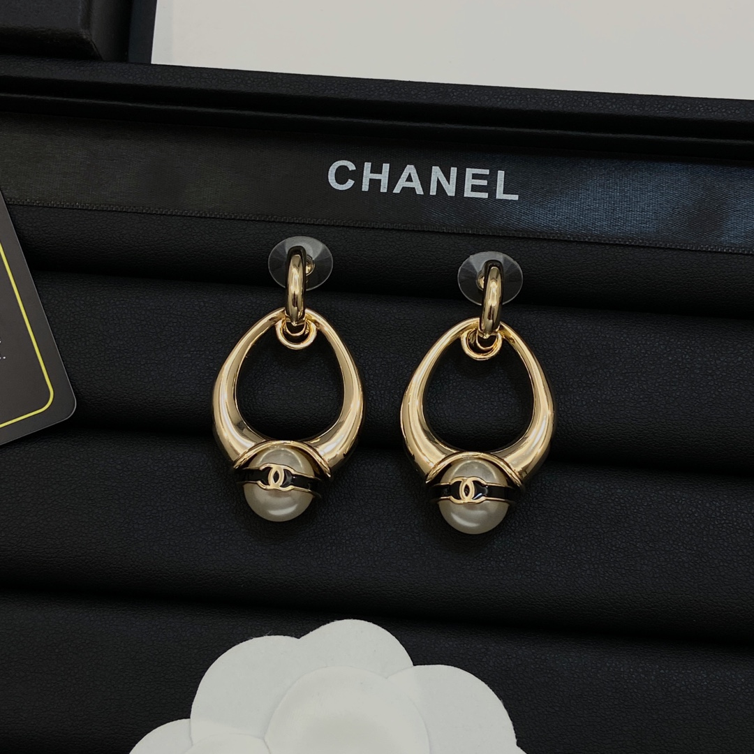 [TOP] CHANEL CC Earring