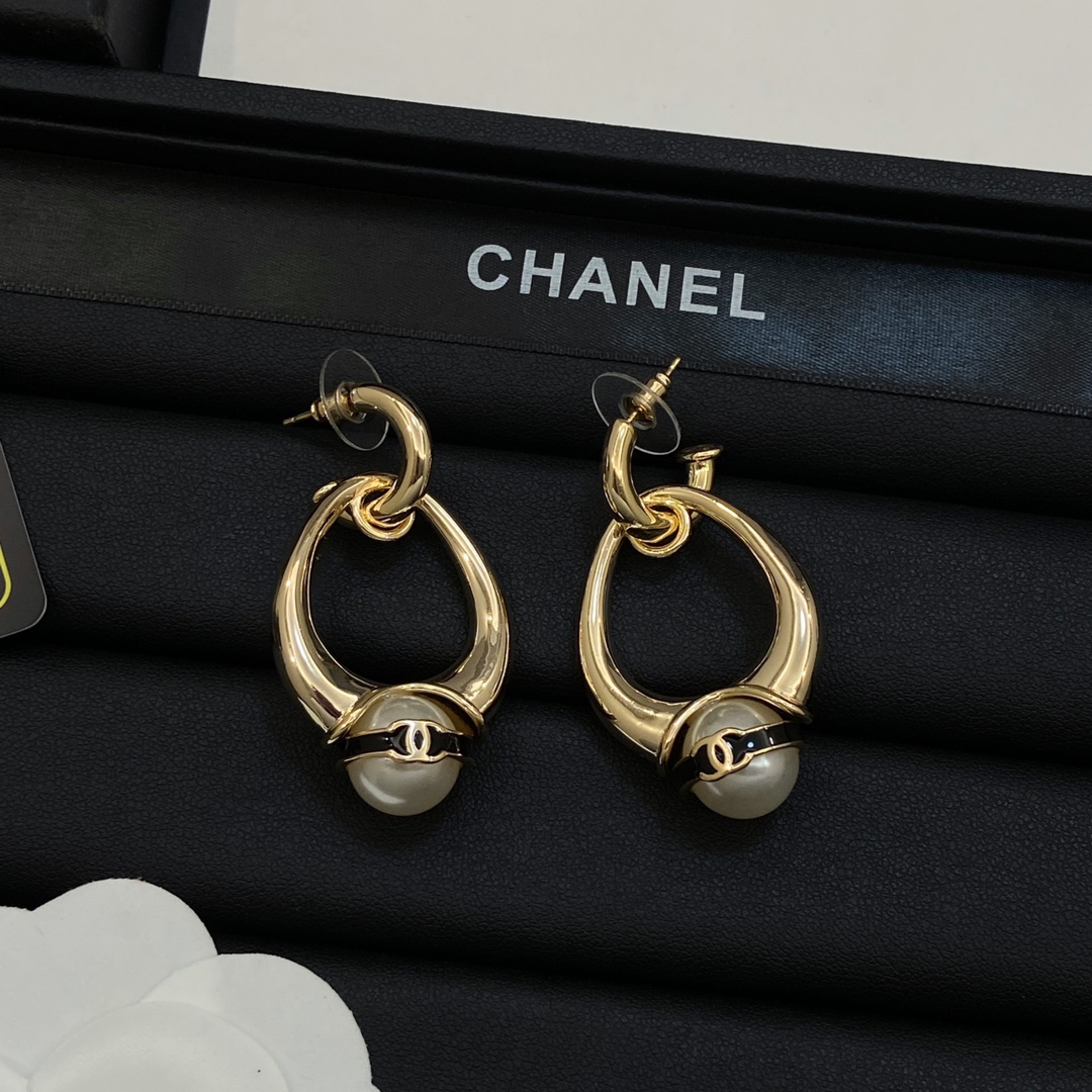 [TOP] CHANEL CC Earring