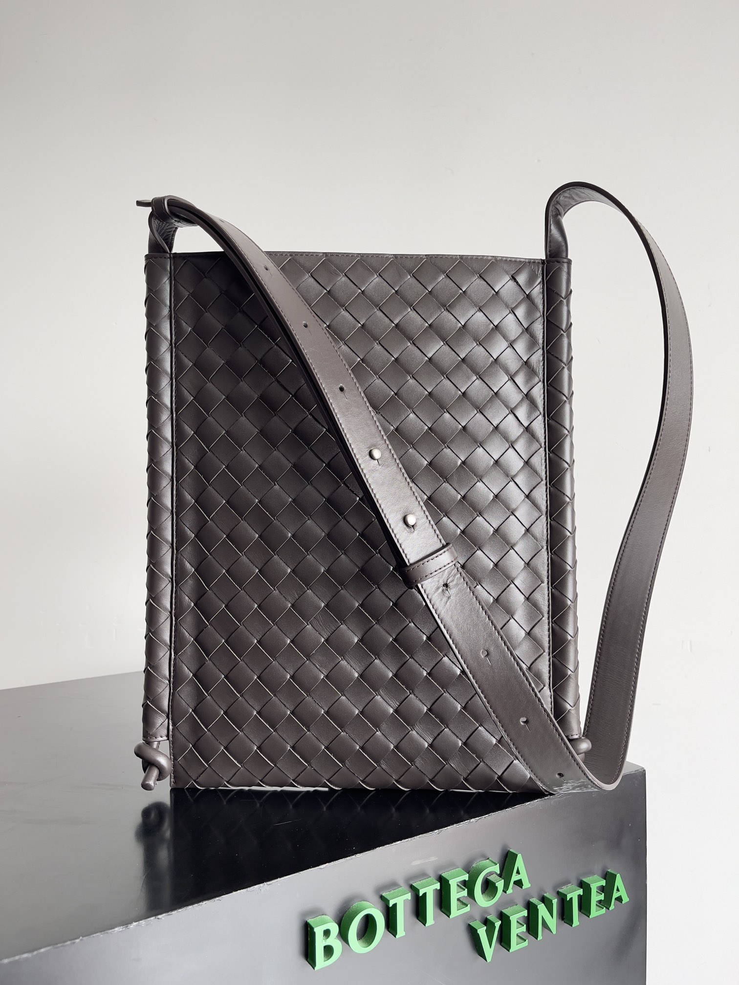 [TOP] Bottega Veneta BV Woven Crossbody Bag - 2 Colour