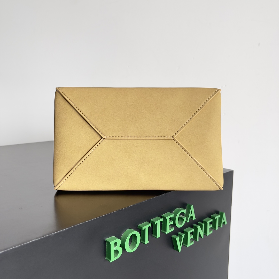 [TOP] Bottega Veneta BV Kraft Paper Bag