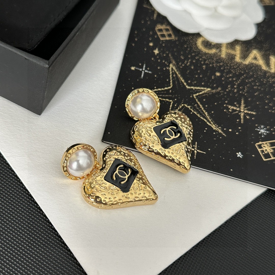 [TOP] CHANEL Heart Earring