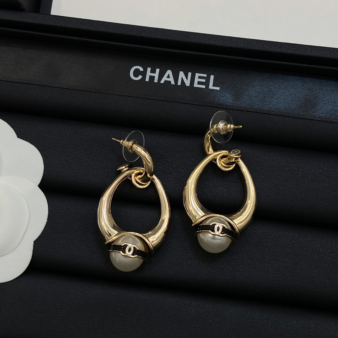 [TOP] CHANEL CC Earring