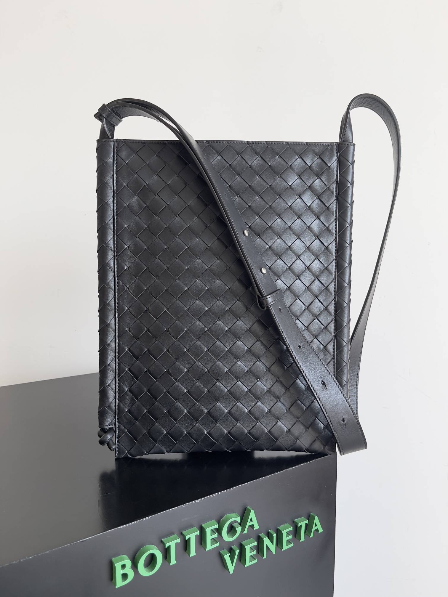 [TOP] Bottega Veneta BV Woven Crossbody Bag - 2 Colour