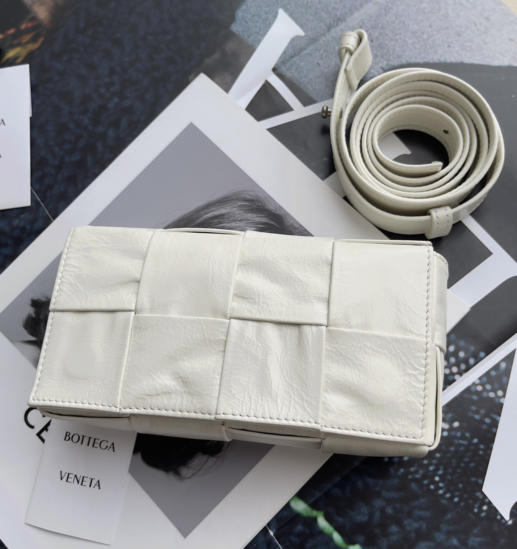 [TOP] Bottega Veneta BV Cassette Bags - White