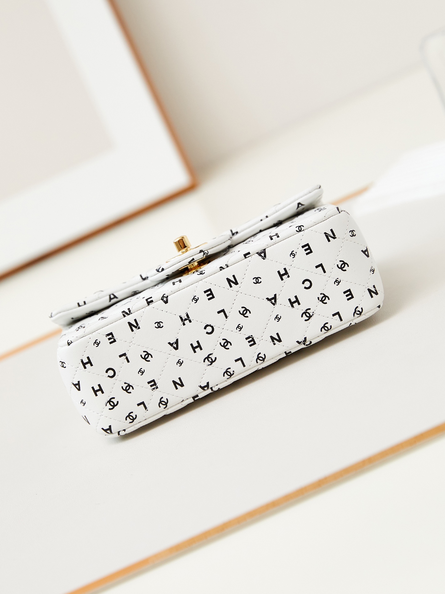 [TOP] CHANEL Black and White Letter Print Flap Bag 12x20x6cm/15.5x25.5x6.5cm - White