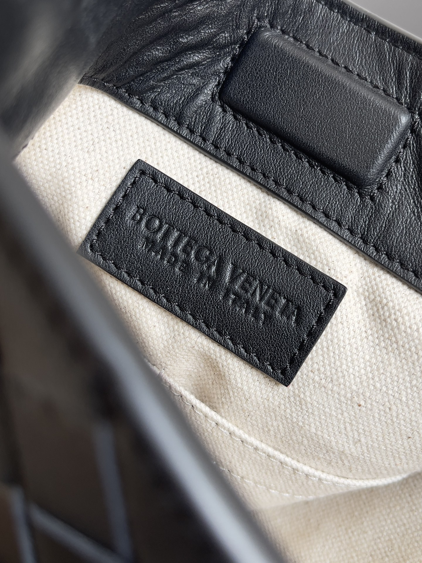 [TOP] Bottega Veneta BV Woven Crossbody Bag - 2 Colour