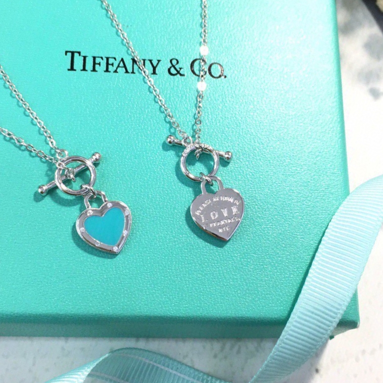 [TOP] Tiffany & Co. Silver Buckle Necklace