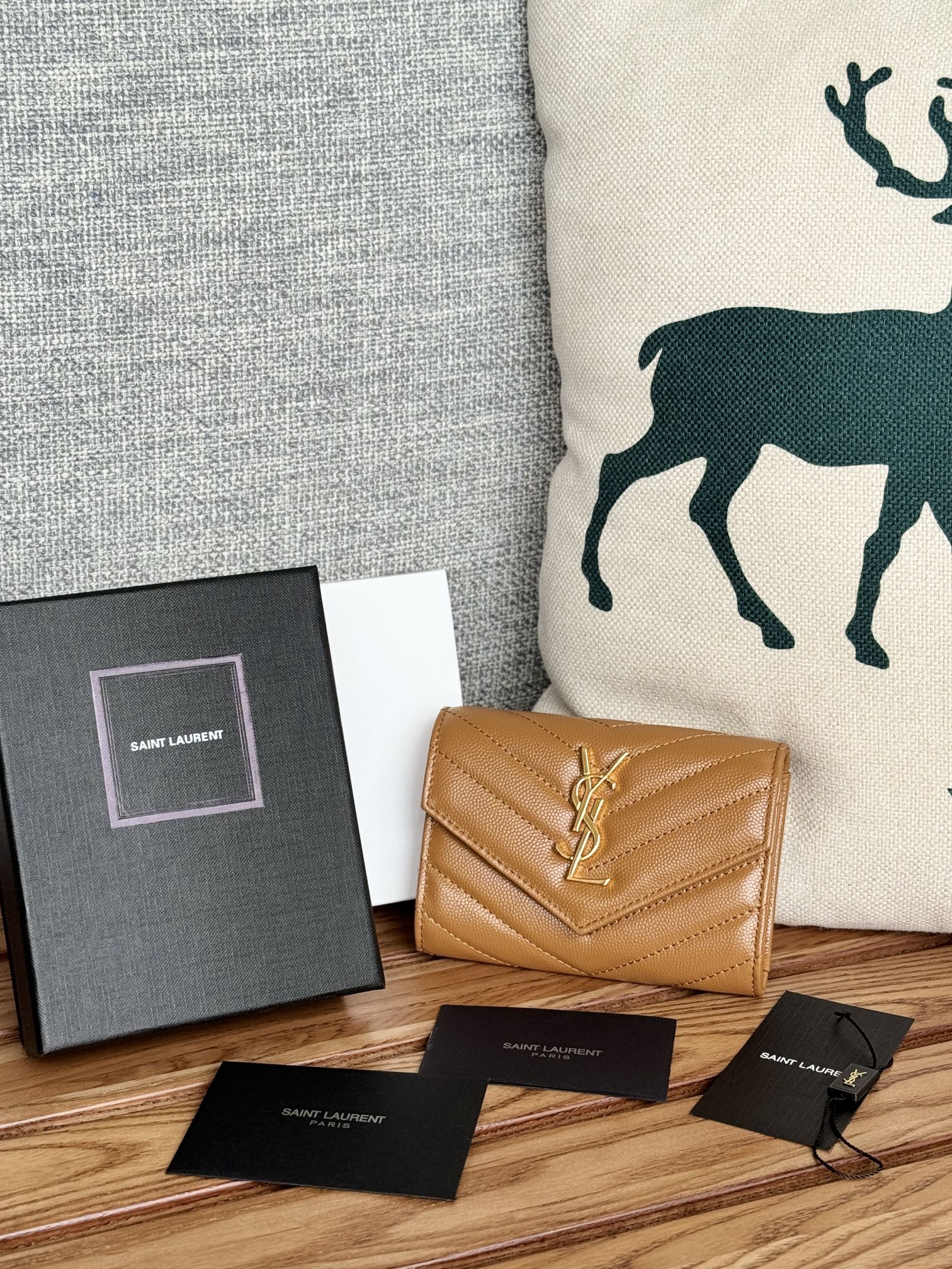 [TOP] Yves Saint Laurent YSL Two Fold Calf Leather Wallet