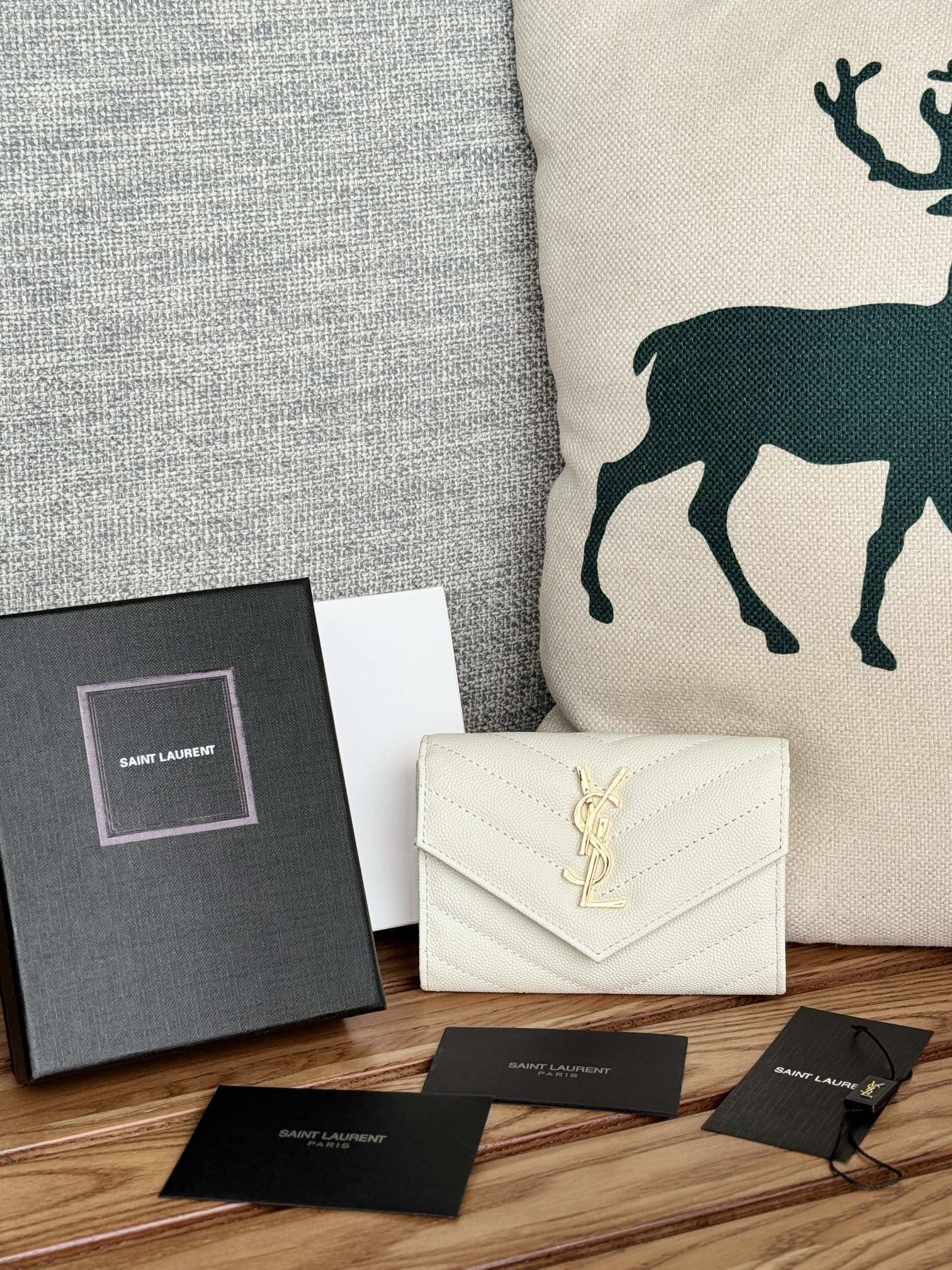 [TOP] Yves Saint Laurent YSL Two Fold Calf Leather Wallet