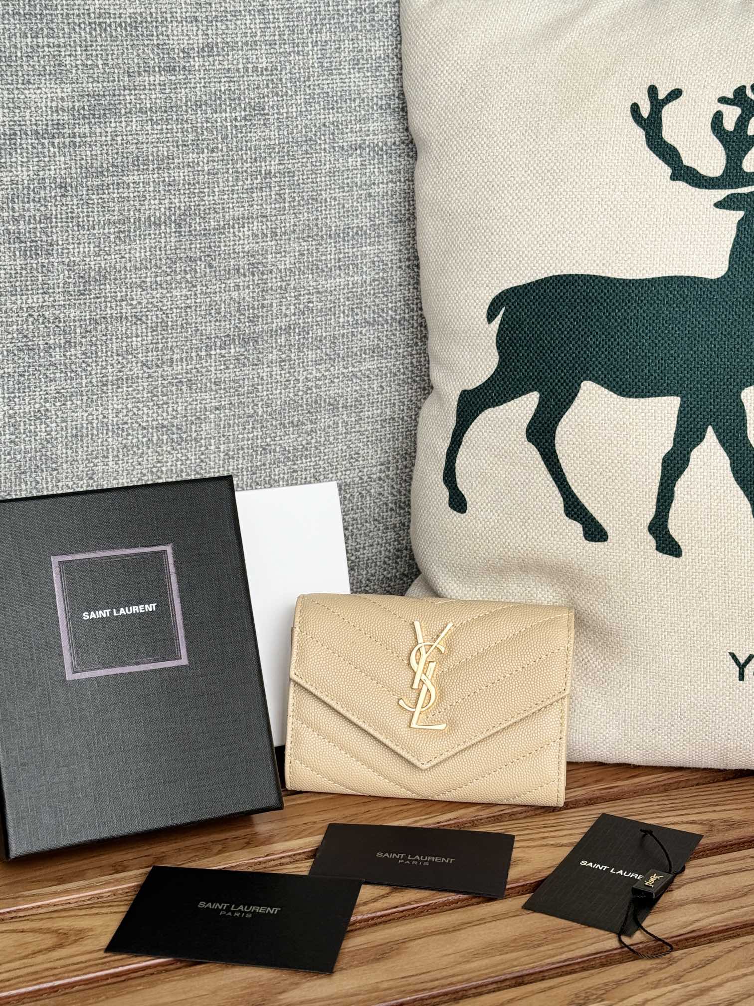 [TOP] Yves Saint Laurent YSL Two Fold Calf Leather Wallet