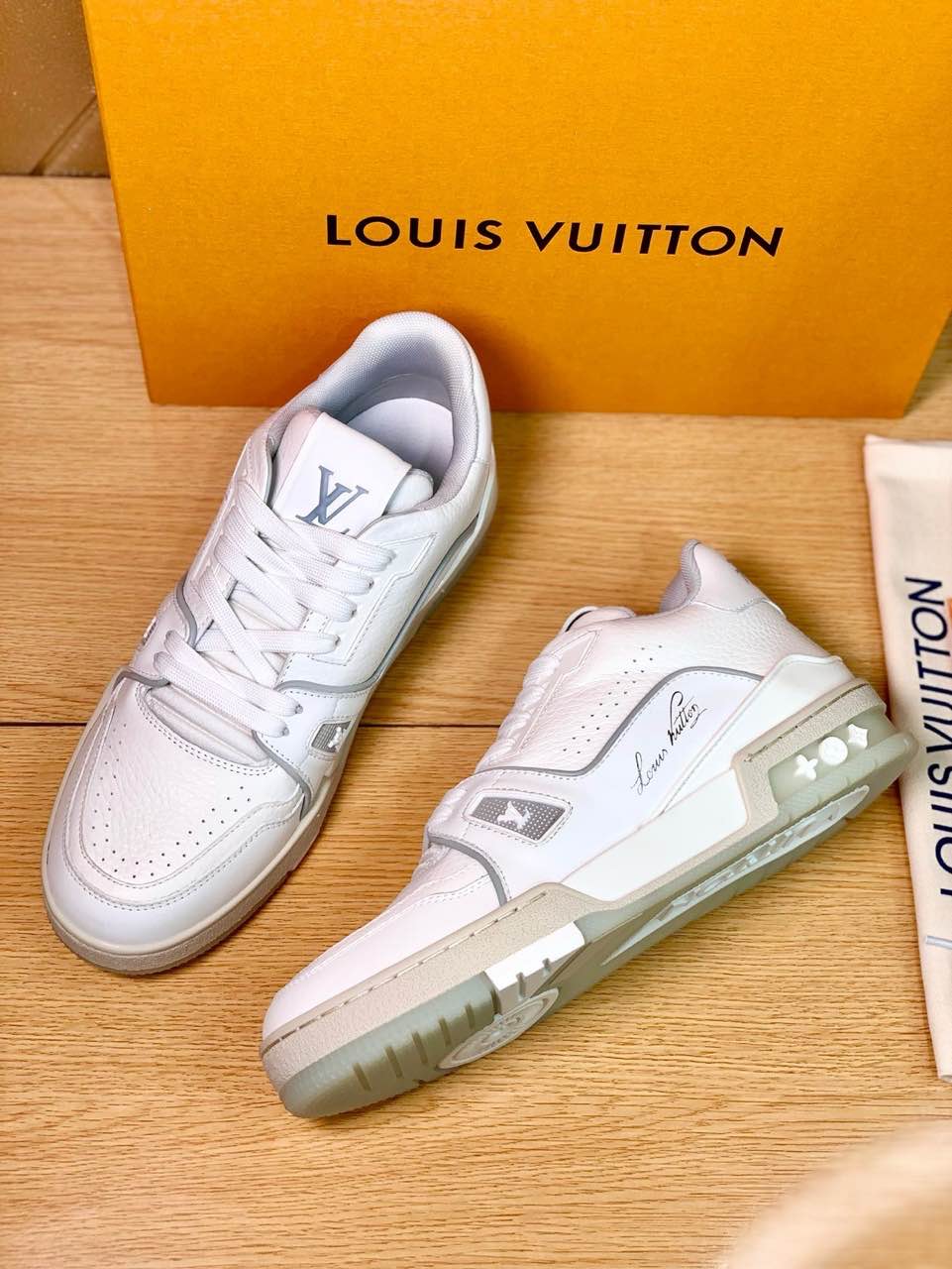 [TOP] Louis Vuitton LV Men's Cowhide Casual Shoes - White