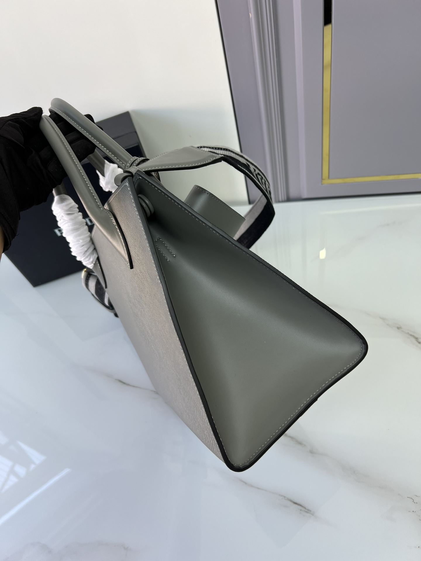 [TOP] PRADA Galleria Saffiano Leather Bag 24× 32 ×13cm - Grey