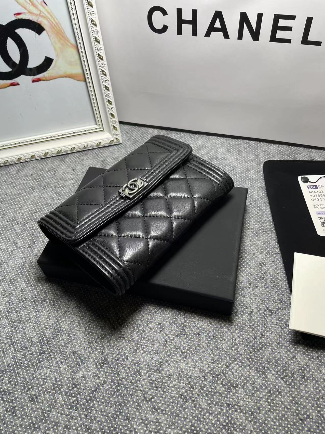 [TOP] CHANEL Le Boy Wallet Lambskin 10.5*15*3cm - Black
