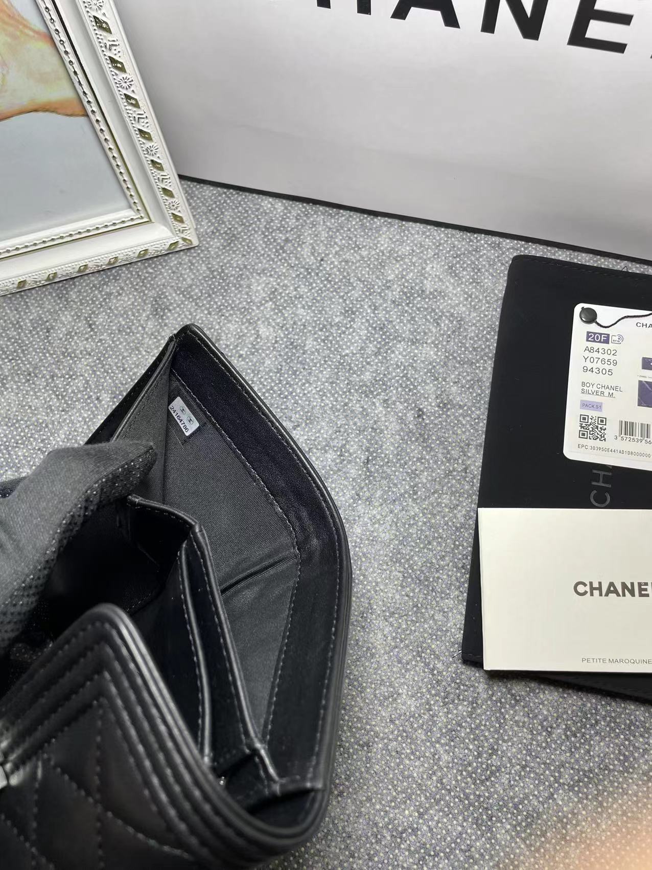 [TOP] CHANEL Le Boy Wallet Lambskin 10.5*15*3cm - Black