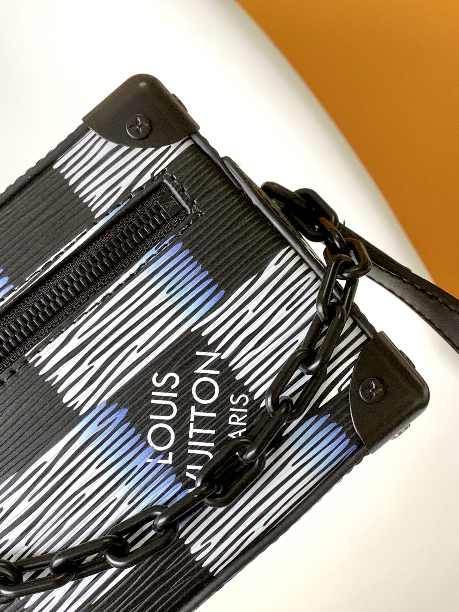 [TOP] Louis Vuitton LV Mini Soft Trunk Chain Bag 18.5 x 13.0 x 8.0 cm-Black