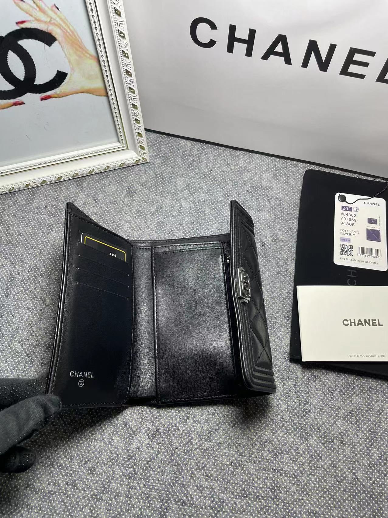 [TOP] CHANEL Le Boy Wallet Lambskin 10.5*15*3cm - Black