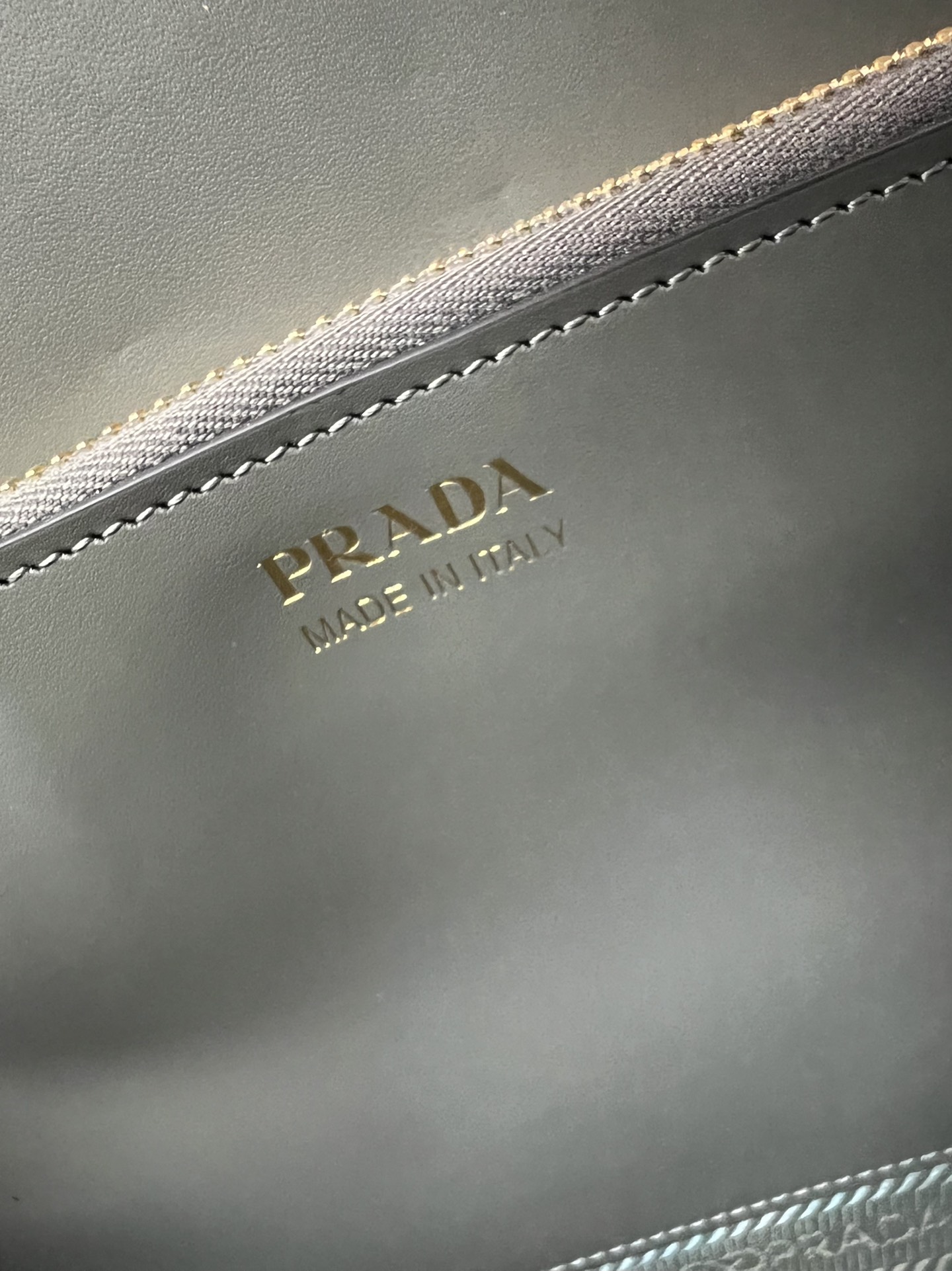 [TOP] PRADA Galleria Saffiano Leather Bag 24× 32 ×13cm - Grey