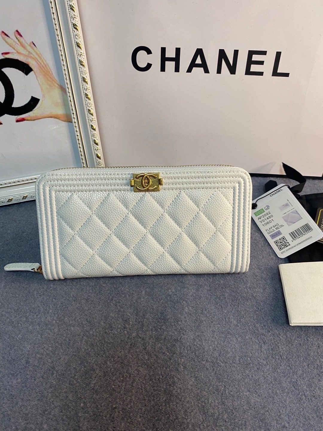 [TOP] CHANEL Le Boy Wallet Cowhide 10.5*19.*3cm - 2 Color