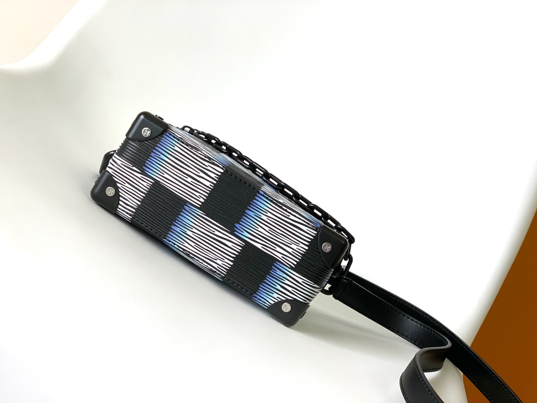 [TOP] Louis Vuitton LV Mini Soft Trunk Chain Bag 18.5 x 13.0 x 8.0 cm-Black