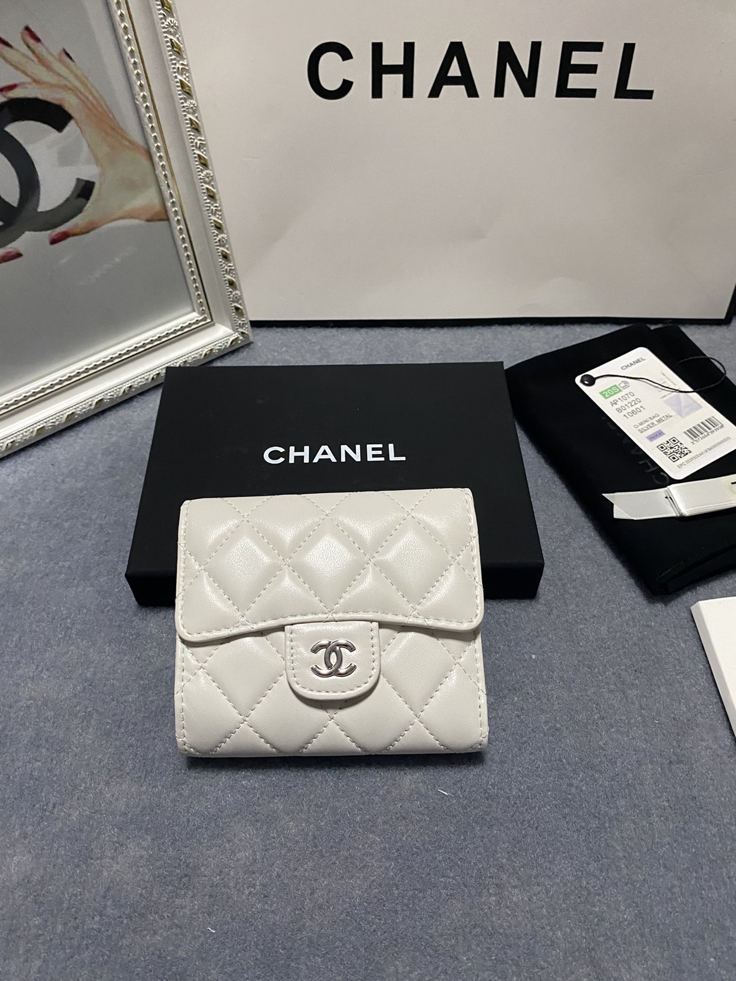 [TOP] CHANEL Wallet Lambskin 12*10*3.5cm - 4 Color
