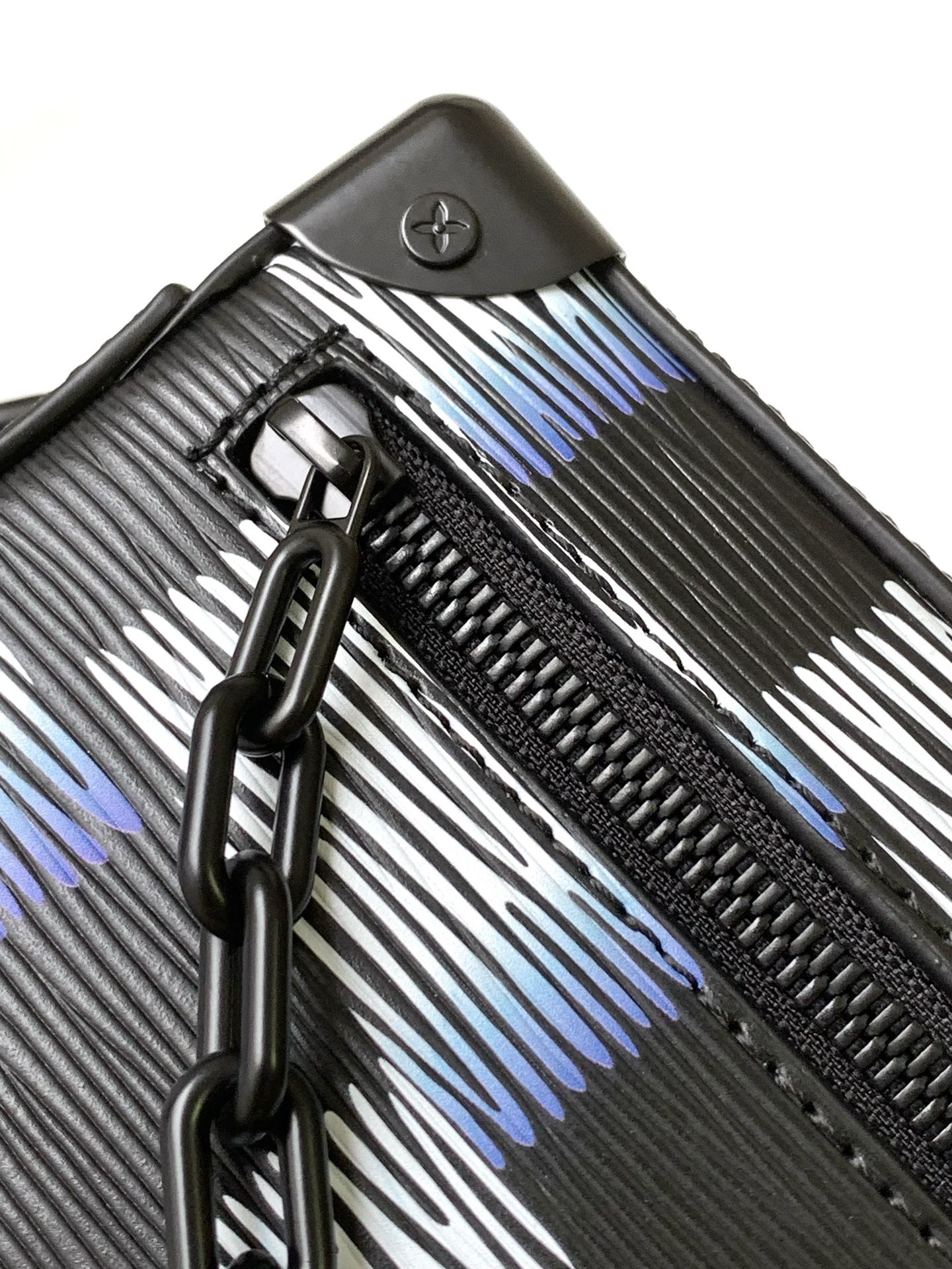 [TOP] Louis Vuitton LV Mini Soft Trunk Chain Bag 18.5 x 13.0 x 8.0 cm-Black