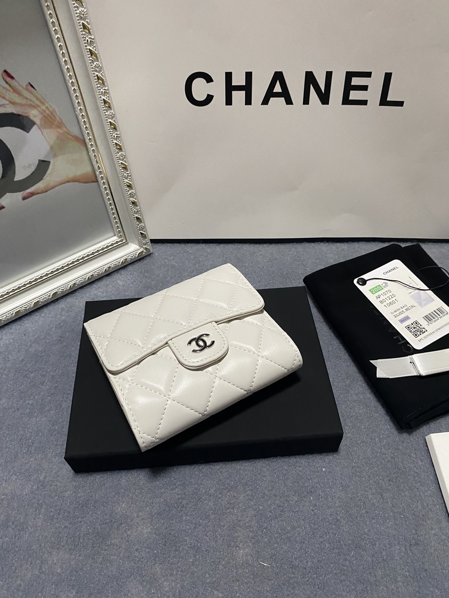 [TOP] CHANEL Wallet Lambskin 12*10*3.5cm - 4 Color