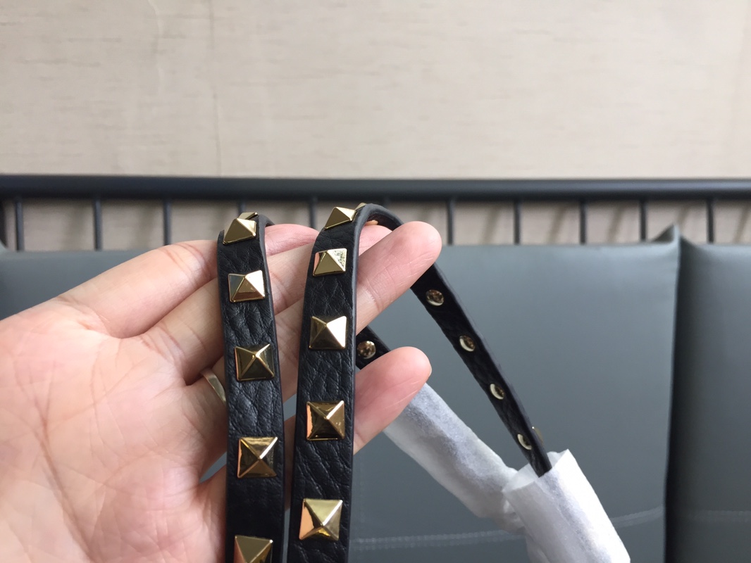 [TOP] VALENTINO Rockstud Tote Bag Cowhide 26×9×20 cm/33×14×24 cm  - Black& GHW